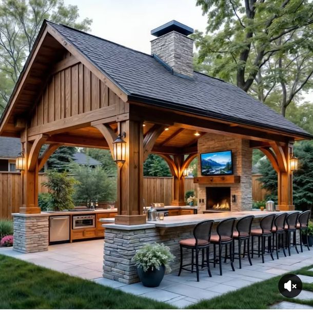custom outdoor kitchen construction